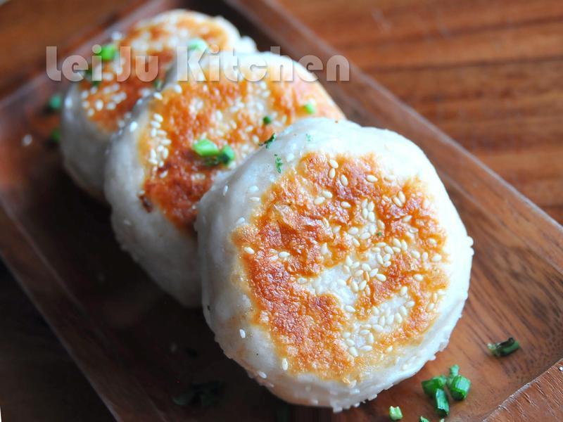 banh-bao-chien-nuoc.jpg